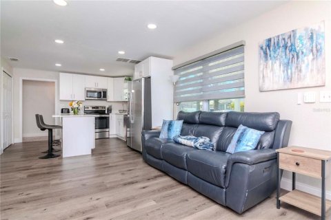 Casa en venta en Tampa, Florida, 3 dormitorios, 99.03 m2 № 1537487 - foto 8