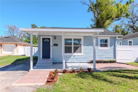 Casa en venta en Tampa, Florida, 3 dormitorios, 99.03 m2 № 1537487 - foto 1