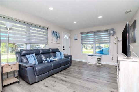 Casa en venta en Tampa, Florida, 3 dormitorios, 99.03 m2 № 1537487 - foto 6