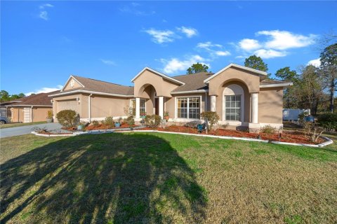 House in Homosassa, Florida 4 bedrooms, 207.73 sq.m. № 2097696