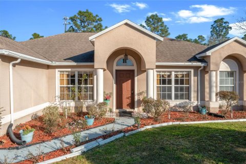House in Homosassa, Florida 4 bedrooms, 207.73 sq.m. № 2097696 - photo 2