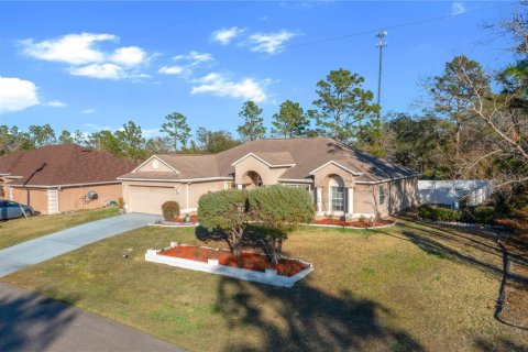 House in Homosassa, Florida 4 bedrooms, 207.73 sq.m. № 2097696 - photo 4