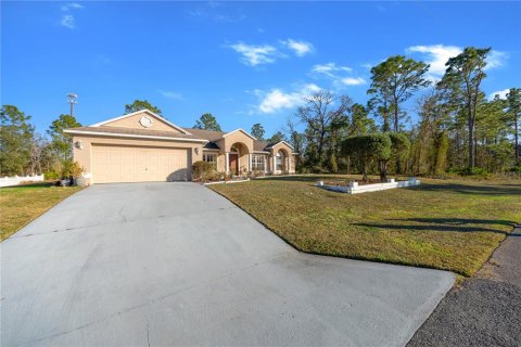 House in Homosassa, Florida 4 bedrooms, 207.73 sq.m. № 2097696 - photo 10