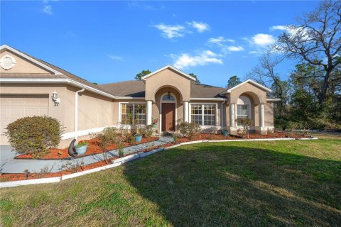 House in Homosassa, Florida 4 bedrooms, 207.73 sq.m. № 2097696 - photo 5