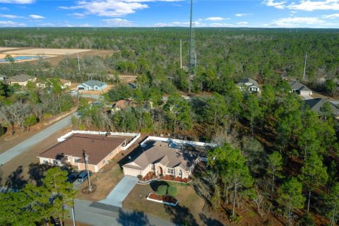 House in Homosassa, Florida 4 bedrooms, 207.73 sq.m. № 2097696 - photo 12