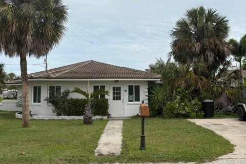 Casa en Clearwater, Florida 3 dormitorios, 159.14 m2 № 2110609