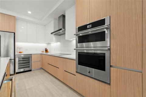 Condo in Sarasota, Florida, 2 bedrooms  № 1875986 - photo 18