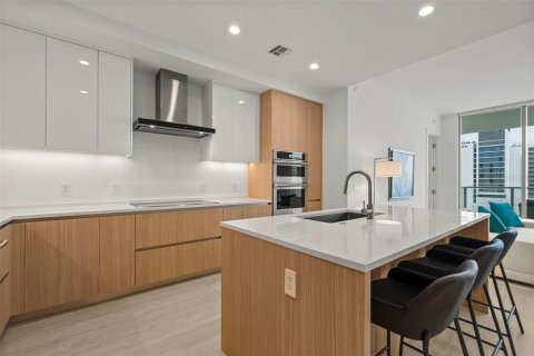 Condo in Sarasota, Florida, 2 bedrooms  № 1875986 - photo 14