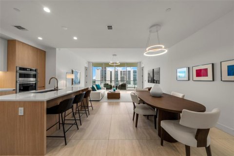 Condo in Sarasota, Florida, 2 bedrooms  № 1875986 - photo 5