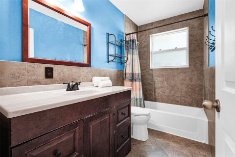 Купить виллу или дом в Купер-Сити, Флорида 3 спальни, 198.07м2, № 1996527 - фото 23