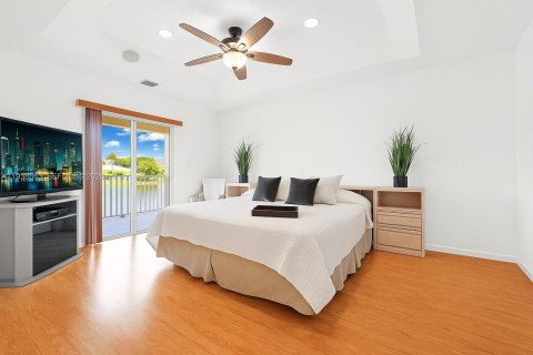 Купить виллу или дом в Купер-Сити, Флорида 3 спальни, 198.07м2, № 1996527 - фото 18