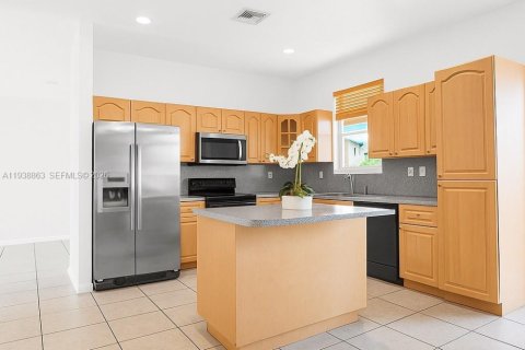 Купить виллу или дом в Купер-Сити, Флорида 3 спальни, 198.07м2, № 1996527 - фото 12