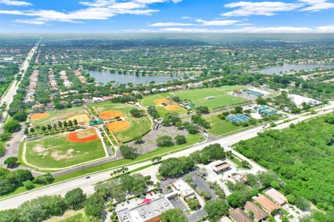 Купить виллу или дом в Купер-Сити, Флорида 3 спальни, 198.07м2, № 1996527 - фото 30