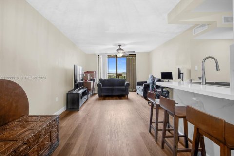 Купить кондоминиум в Майами, Флорида 2 спальни, 84.91м2, № 2060885 - фото 7