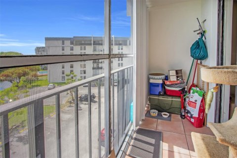 Купить кондоминиум в Майами, Флорида 2 спальни, 84.91м2, № 2060885 - фото 25