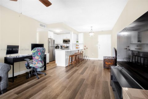 Купить кондоминиум в Майами, Флорида 2 спальни, 84.91м2, № 2060885 - фото 10