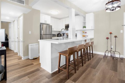 Купить кондоминиум в Майами, Флорида 2 спальни, 84.91м2, № 2060885 - фото 6