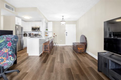 Купить кондоминиум в Майами, Флорида 2 спальни, 84.91м2, № 2060885 - фото 11