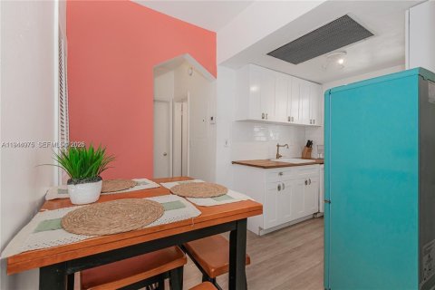 Copropriété à louer à Miami Beach, Floride: 1 chambre, 46.45 m2 № 2000875 - photo 3