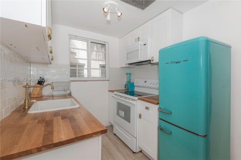 Copropriété à louer à Miami Beach, Floride: 1 chambre, 46.45 m2 № 2000875 - photo 4