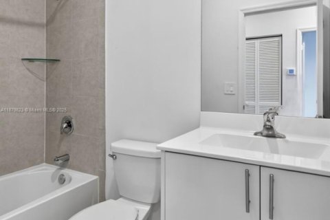 Купить таунхаус в Хомстед, Флорида 3 спальни, 137.77м2, № 1922309 - фото 20