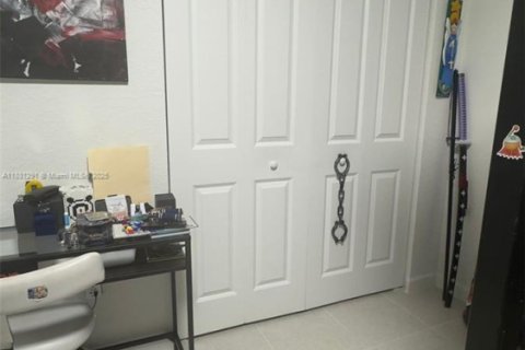 Commercial property in Homestead, Florida 1 bedroom, 274.34 sq.m. № 1924647 - photo 3