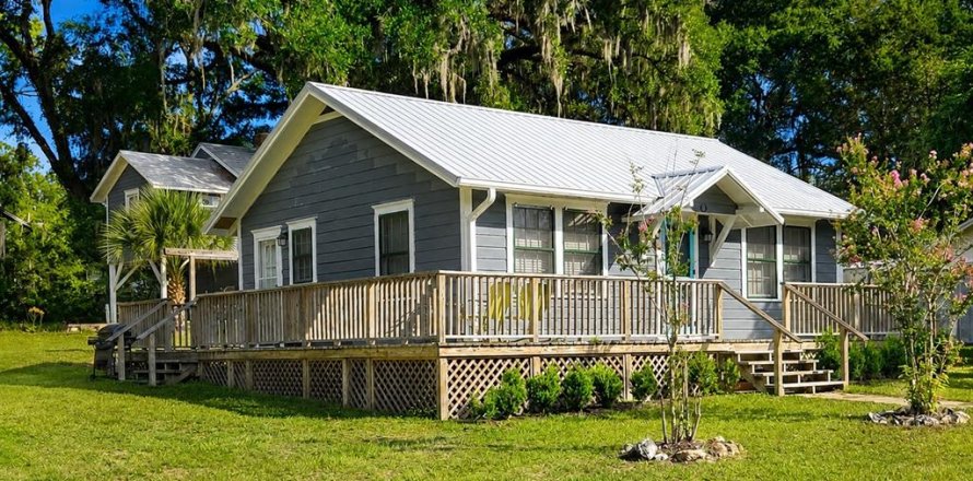 House in High Springs, Florida 4 bedrooms, 133.97 sq.m. № 2215808