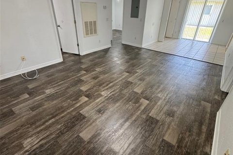 Apartamento en alquiler en Belleview, Florida, 3 dormitorios, 92.9 m2 № 1812574 - foto 3