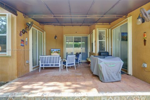 Снять в аренду виллу или дом в Мирамар, Флорида 4 спальни, 244.7м2, № 1957740 - фото 26