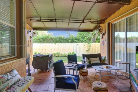 Снять в аренду виллу или дом в Мирамар, Флорида 4 спальни, 244.7м2, № 1957740 - фото 27