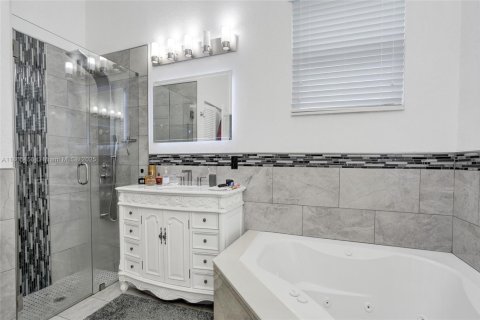 Снять в аренду виллу или дом в Мирамар, Флорида 4 спальни, 244.7м2, № 1957740 - фото 19