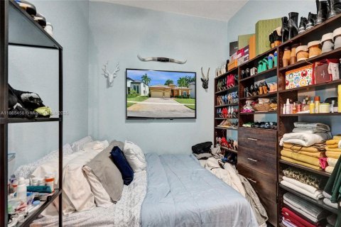 Снять в аренду виллу или дом в Мирамар, Флорида 4 спальни, 244.7м2, № 1957740 - фото 25