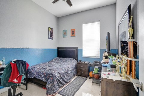 Снять в аренду виллу или дом в Мирамар, Флорида 4 спальни, 244.7м2, № 1957740 - фото 22