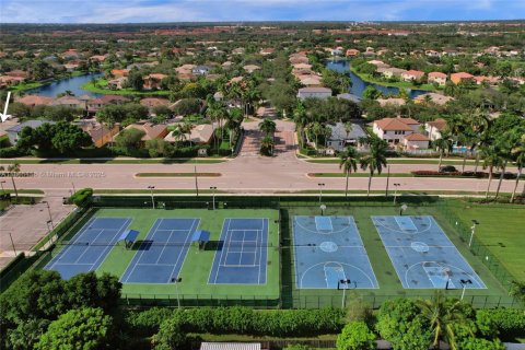 Снять в аренду виллу или дом в Мирамар, Флорида 4 спальни, 244.7м2, № 1957740 - фото 29