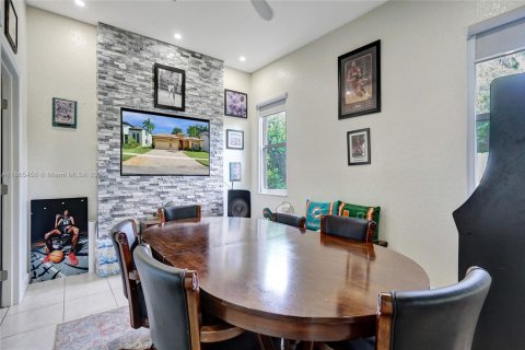 Снять в аренду виллу или дом в Мирамар, Флорида 4 спальни, 244.7м2, № 1957740 - фото 14