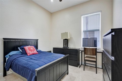 Снять в аренду виллу или дом в Мирамар, Флорида 4 спальни, 244.7м2, № 1957740 - фото 24