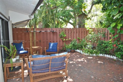 Condo in Miami, Florida, 2 bedrooms № 2076761 - photo 22
