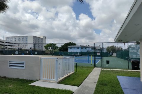 Купить кондоминиум в Майами, Флорида 1 спальня, 58.99м2, № 2047309 - фото 29