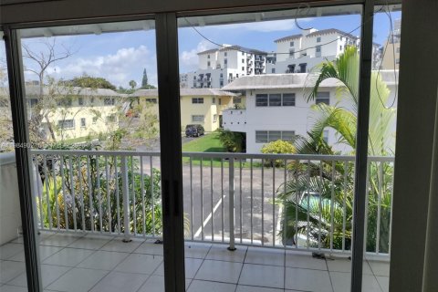 Купить кондоминиум в Майами, Флорида 1 спальня, 58.99м2, № 2047309 - фото 21