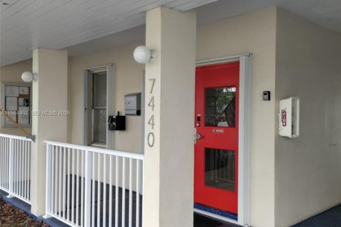 Купить кондоминиум в Майами, Флорида 1 спальня, 58.99м2, № 2047309 - фото 26