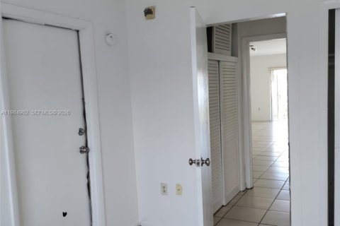 Купить кондоминиум в Майами, Флорида 1 спальня, 58.99м2, № 2047309 - фото 16