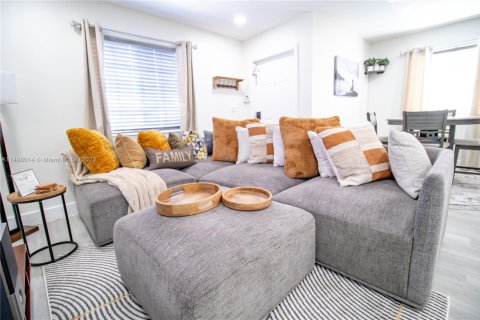 Adosado en Cutler Bay, Florida 2 dormitorios, 102.19 m2 № 2060043