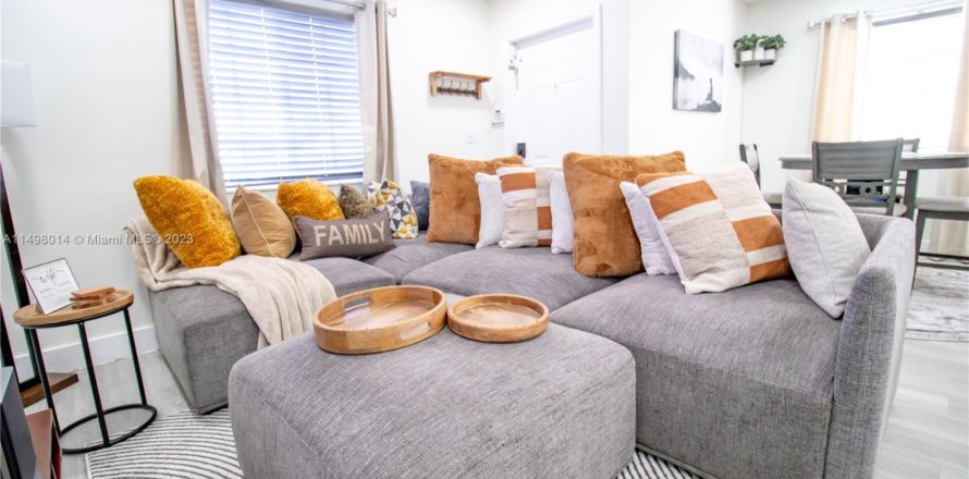 Adosado en Cutler Bay, Florida 2 dormitorios, 102.19 m2 № 2060043