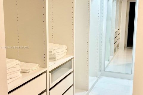 Купить кондоминиум в Авентура, Флорида 2 спальни, 96.43м2, № 2025400 - фото 12