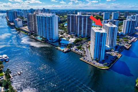 Купить кондоминиум в Авентура, Флорида 2 спальни, 96.43м2, № 2025400 - фото 26