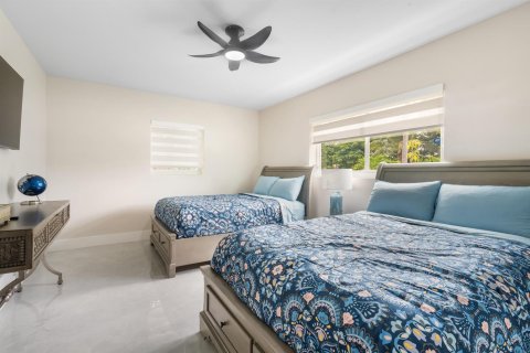 Casa en venta en Oakland Park, Florida, 5 dormitorios, 248.23 m2 № 2267798 - foto 13