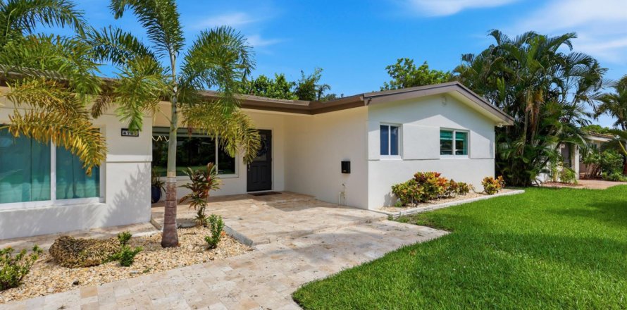 Casa en Oakland Park, Florida 5 dormitorios, 248.23 m2 № 2267798