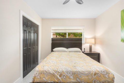 Casa en venta en Oakland Park, Florida, 5 dormitorios, 248.23 m2 № 2267798 - foto 14