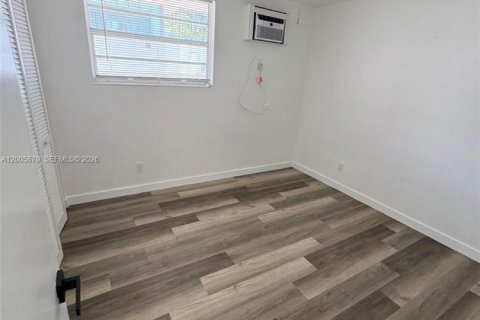 Condo in Miami, Florida, 2 bedrooms  № 2069656 - photo 5