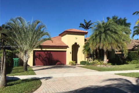 Casa en alquiler en Miami, Florida, 3 dormitorios, 174.47 m2 № 1897801 - foto 1